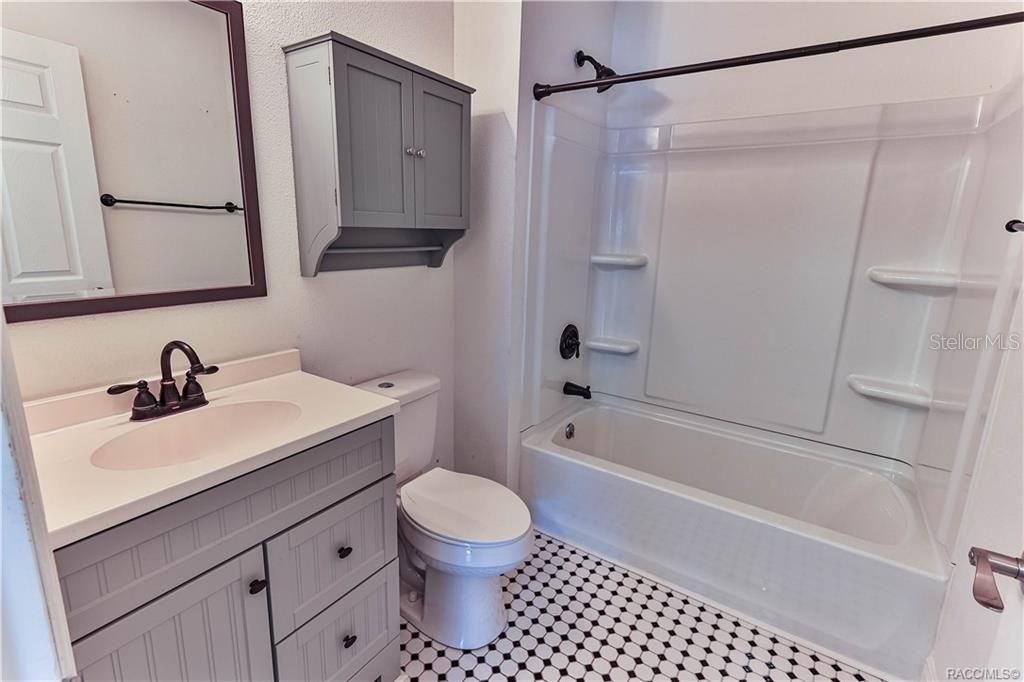 На продажу: $425,000 (5 спален, 3 ванн, 2987 Квадратных фут)