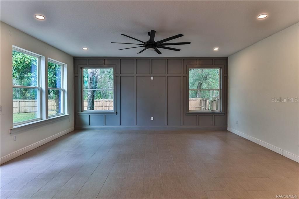 На продажу: $425,000 (5 спален, 3 ванн, 2987 Квадратных фут)