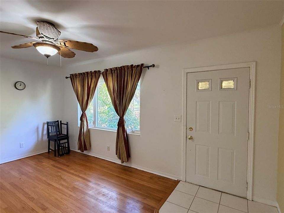 出租: $2,795 (3 贝兹, 2 浴室, 1097 平方英尺)