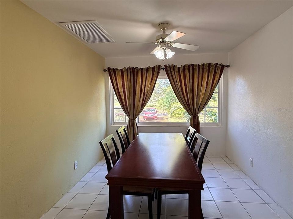 出租: $2,795 (3 贝兹, 2 浴室, 1097 平方英尺)