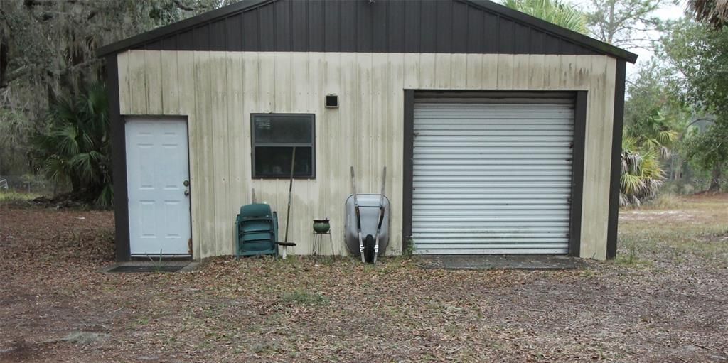 For Sale: $399,900 (3 beds, 2 baths, 1390 Square Feet)