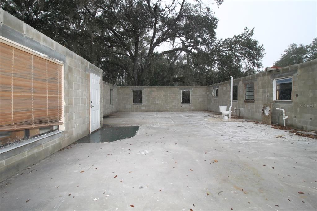 For Sale: $399,900 (3 beds, 2 baths, 1390 Square Feet)