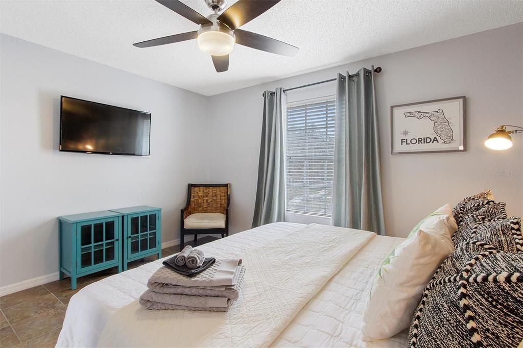 For Sale: $134,950 (1 beds, 1 baths, 598 Square Feet)