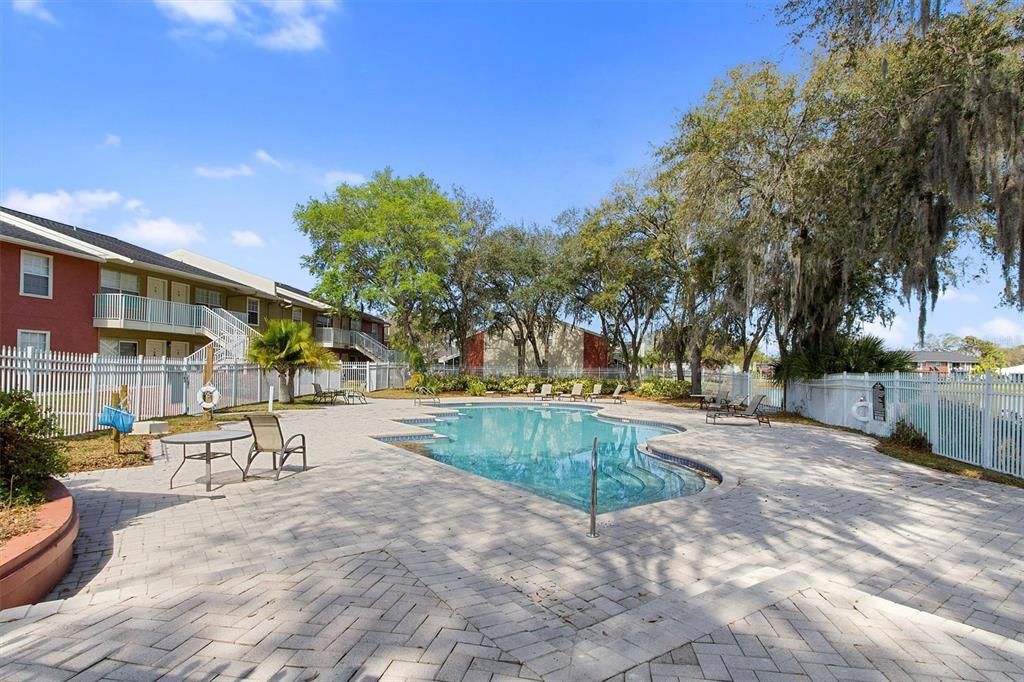 For Sale: $134,950 (1 beds, 1 baths, 598 Square Feet)