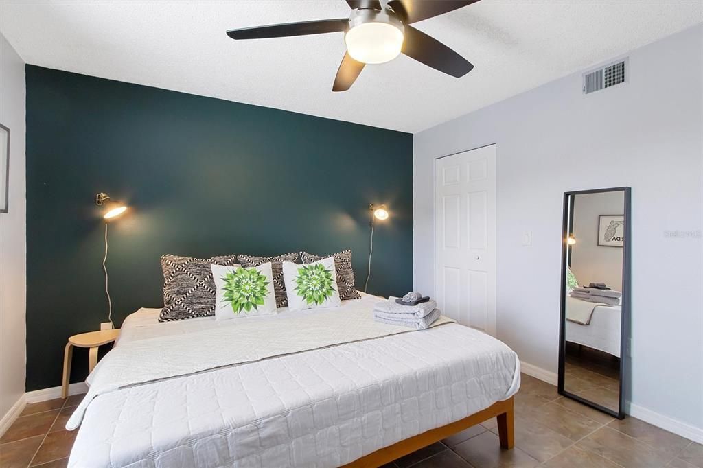 For Sale: $134,950 (1 beds, 1 baths, 598 Square Feet)