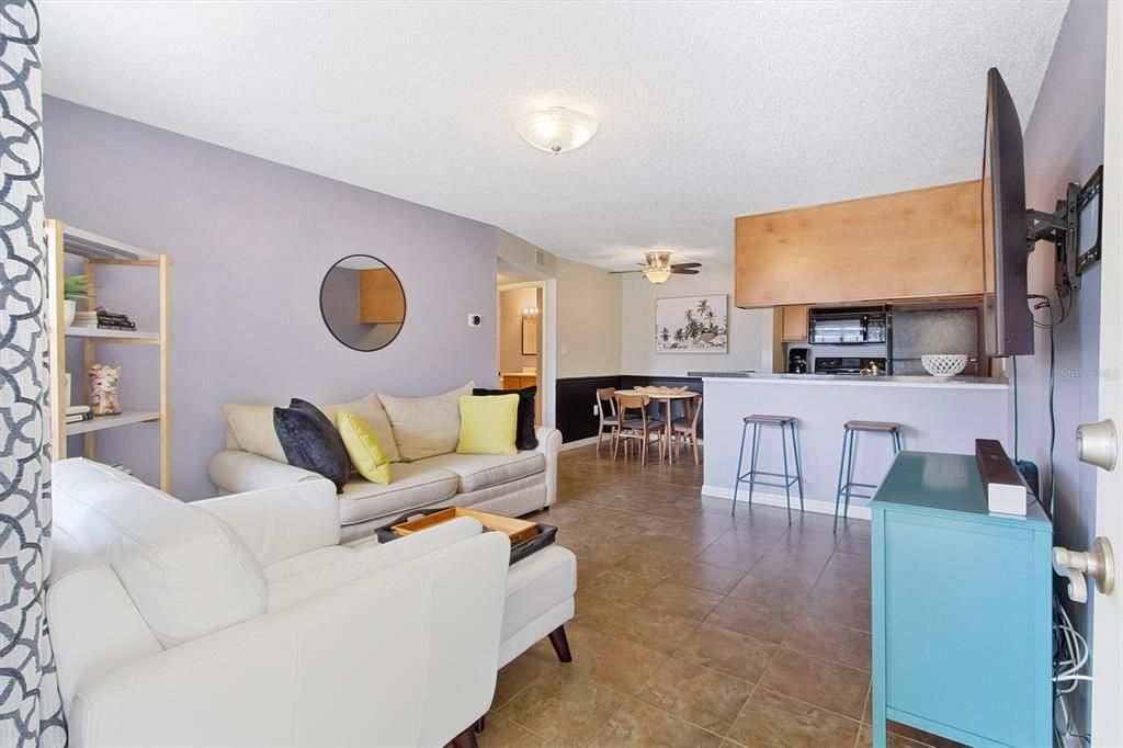 For Sale: $134,950 (1 beds, 1 baths, 598 Square Feet)