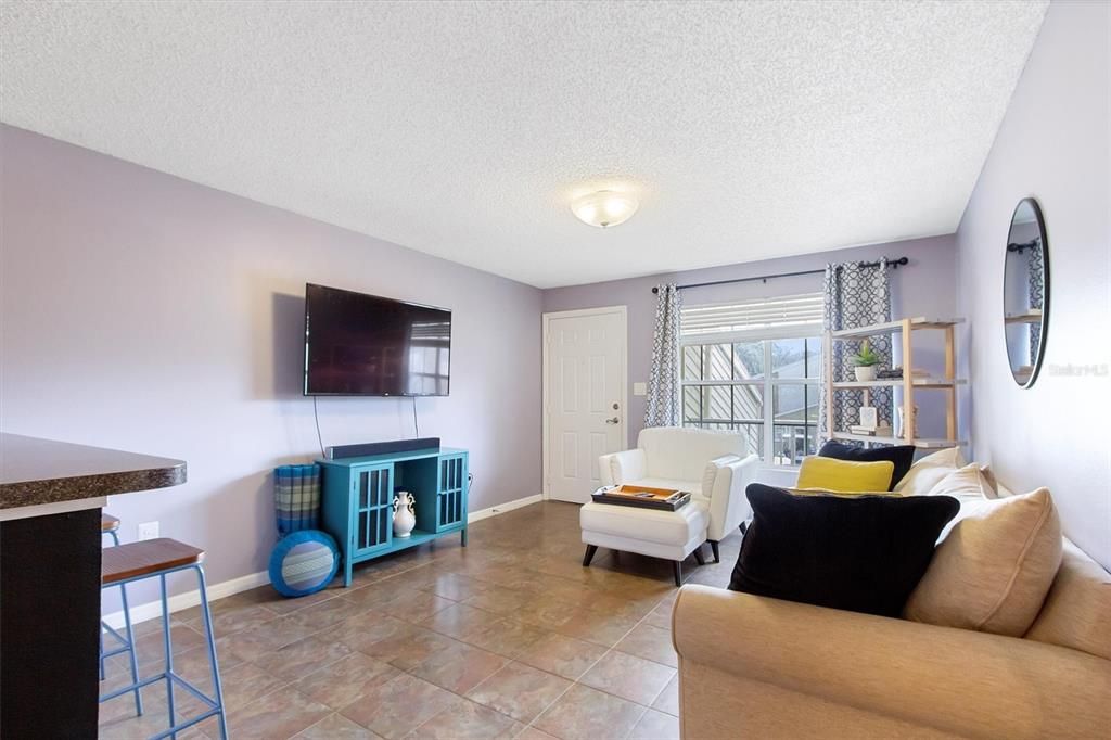 For Sale: $134,950 (1 beds, 1 baths, 598 Square Feet)