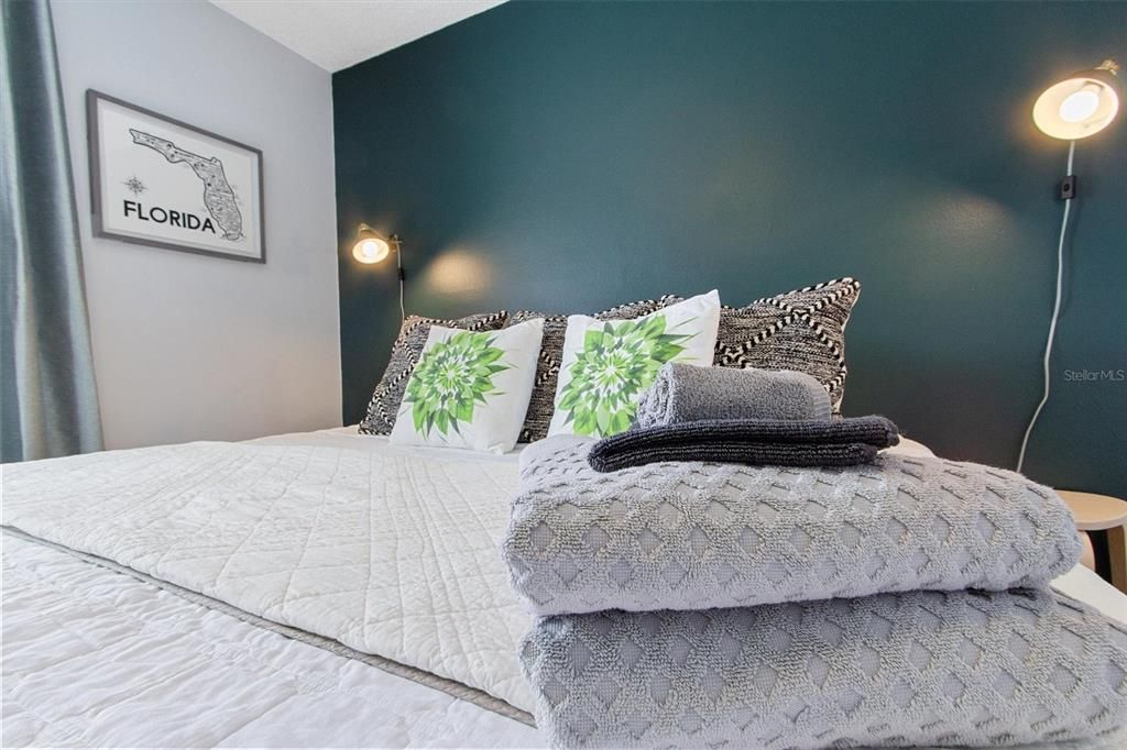 For Sale: $134,950 (1 beds, 1 baths, 598 Square Feet)