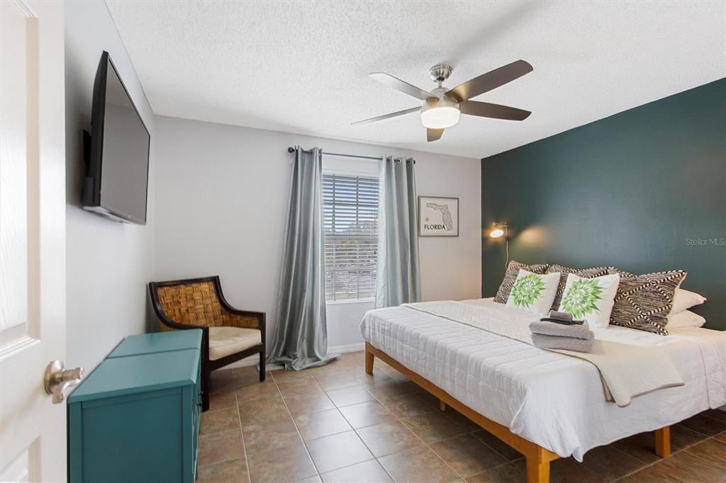 For Sale: $134,950 (1 beds, 1 baths, 598 Square Feet)