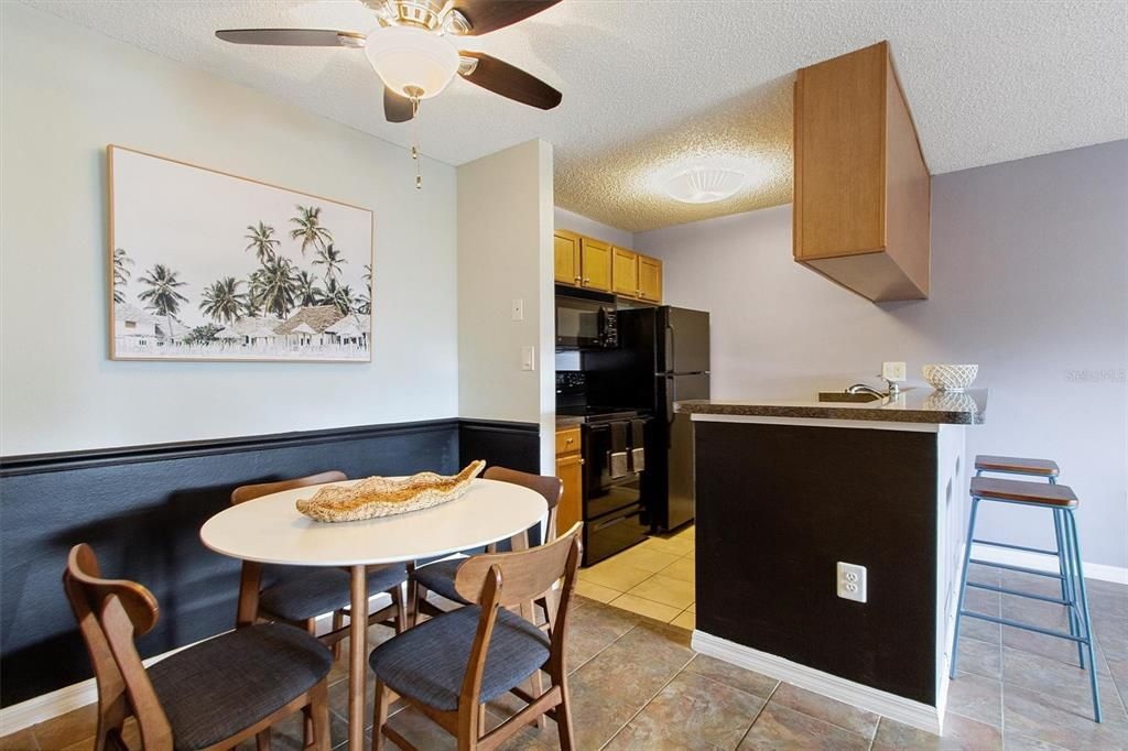 For Sale: $134,950 (1 beds, 1 baths, 598 Square Feet)