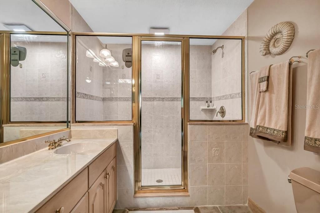 На продажу: $879,000 (3 спален, 3 ванн, 2000 Квадратных фут)