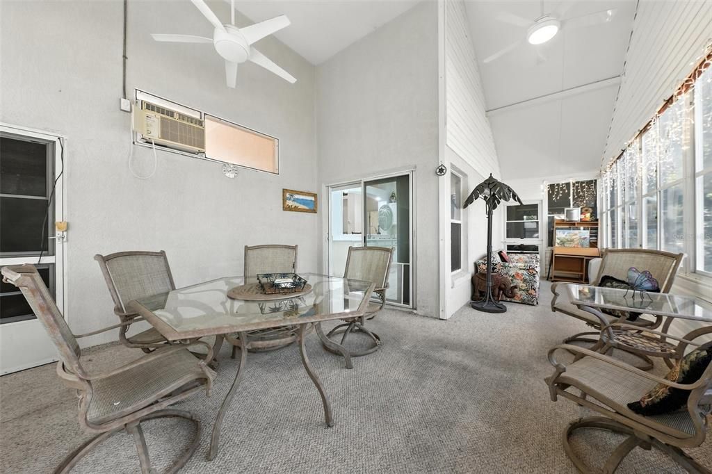 Active With Contract: $315,000 (2 beds, 2 baths, 1386 Square Feet)