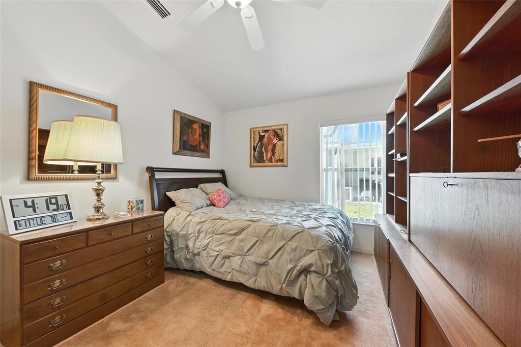 Active With Contract: $315,000 (2 beds, 2 baths, 1386 Square Feet)