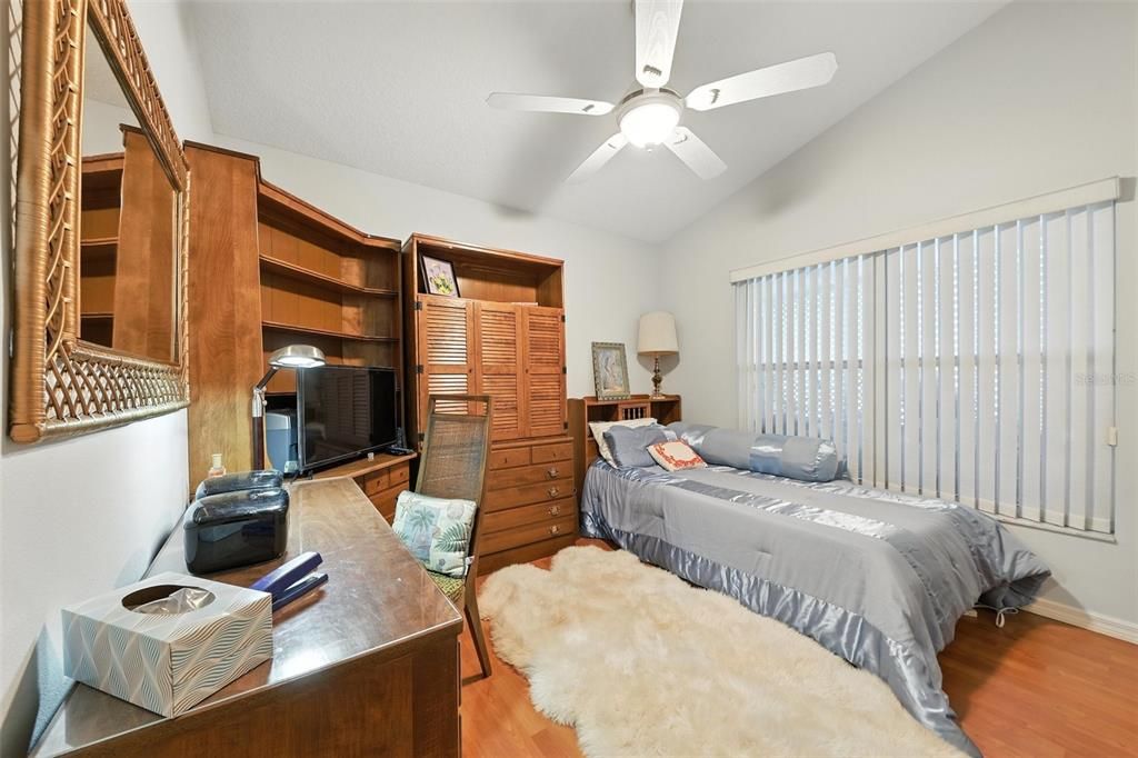 Active With Contract: $315,000 (2 beds, 2 baths, 1386 Square Feet)