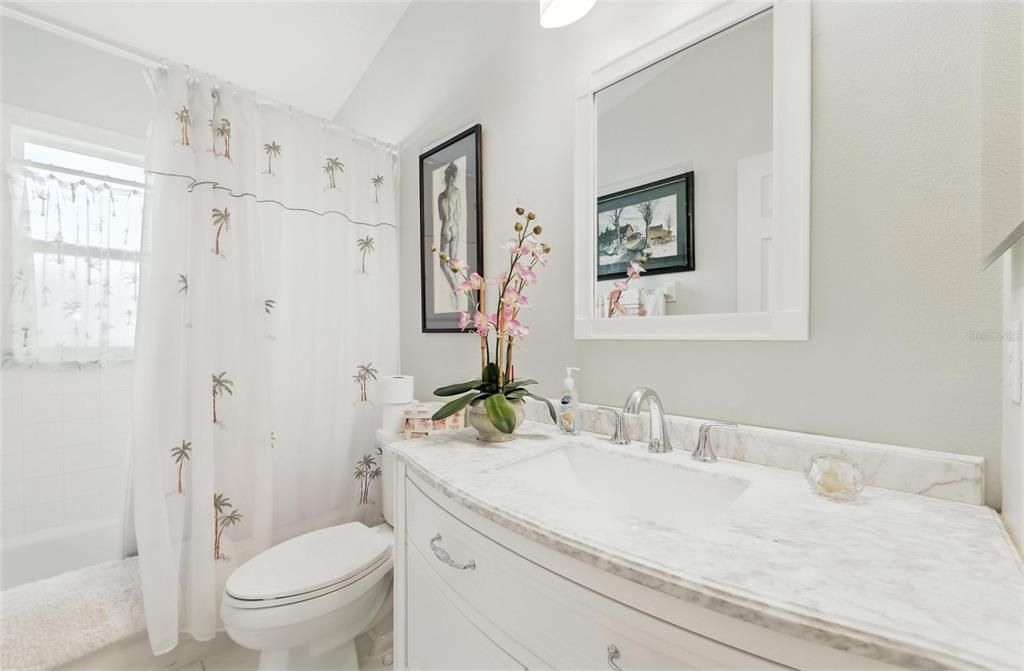 Active With Contract: $315,000 (2 beds, 2 baths, 1386 Square Feet)