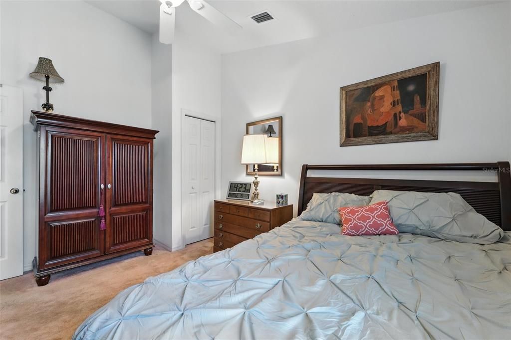 Active With Contract: $315,000 (2 beds, 2 baths, 1386 Square Feet)