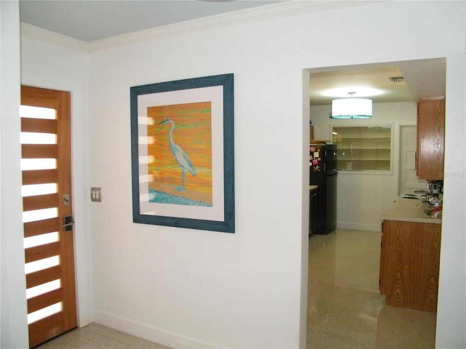 出租: $4,250 (3 贝兹, 3 浴室, 1594 平方英尺)