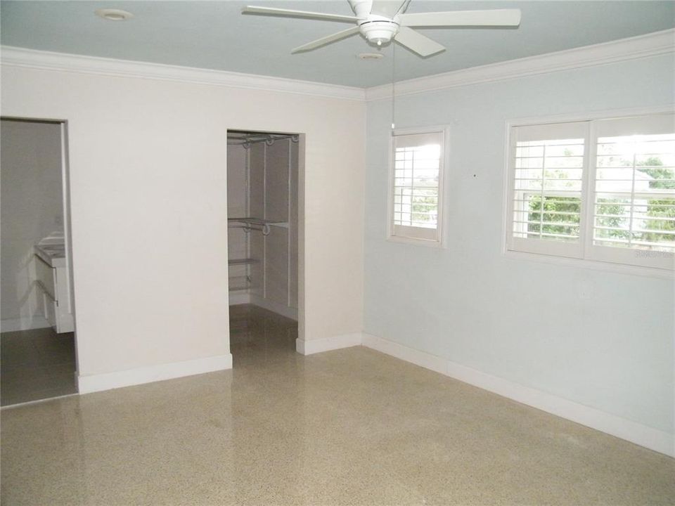 出租: $4,250 (3 贝兹, 3 浴室, 1594 平方英尺)