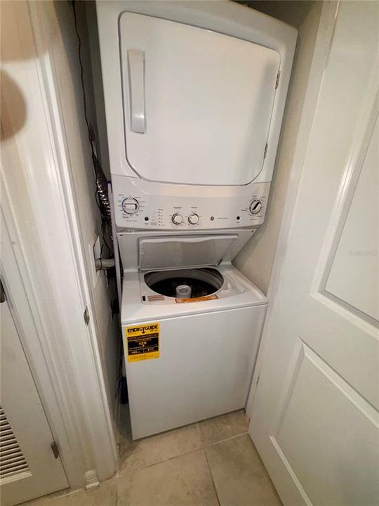 For Rent: $2,500 (2 beds, 2 baths, 1126 Square Feet)