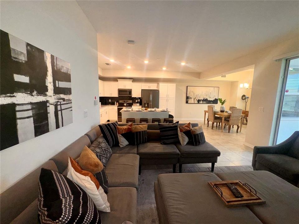 For Rent: $2,500 (2 beds, 2 baths, 1126 Square Feet)