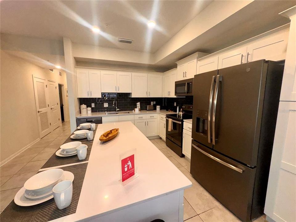 For Rent: $2,500 (2 beds, 2 baths, 1126 Square Feet)