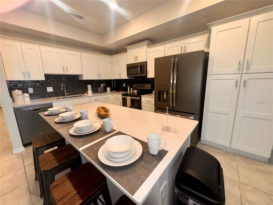 For Rent: $2,500 (2 beds, 2 baths, 1126 Square Feet)