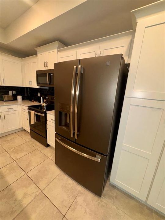 For Rent: $2,500 (2 beds, 2 baths, 1126 Square Feet)