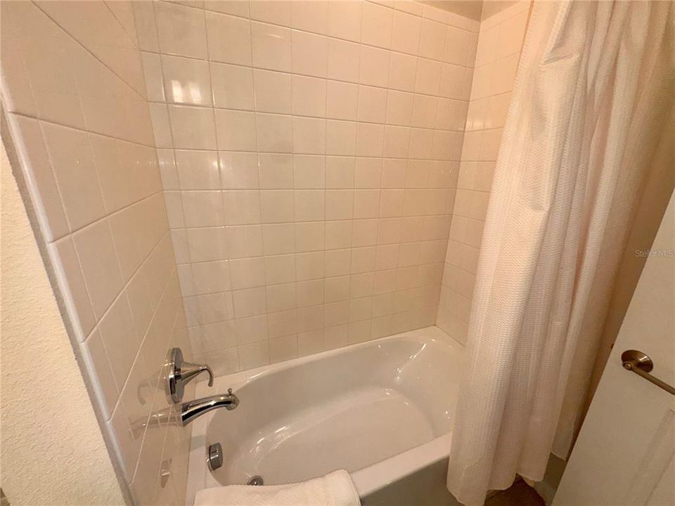 For Rent: $2,500 (2 beds, 2 baths, 1126 Square Feet)