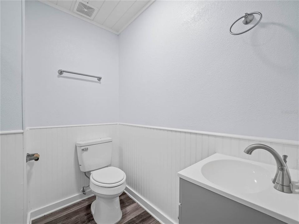 For Sale: $395,000 (3 beds, 2 baths, 1166 Square Feet)