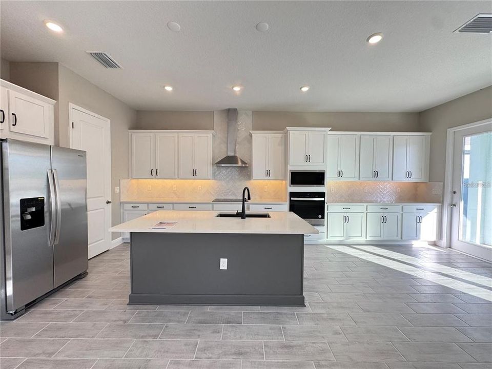 В аренду: $3,190 (4 спален, 3 ванн, 2088 Квадратных фут)