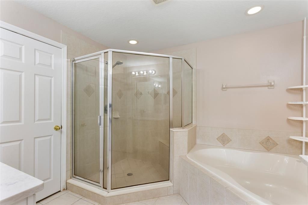 На продажу: $365,000 (3 спален, 2 ванн, 1951 Квадратных фут)