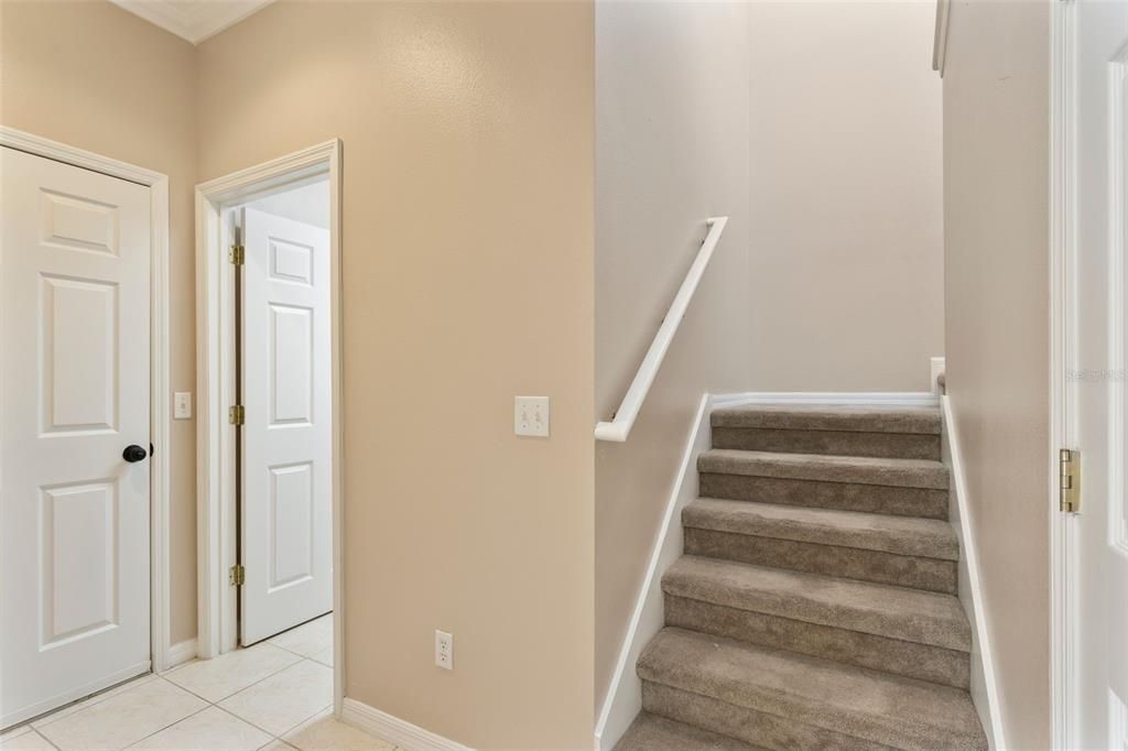 На продажу: $365,000 (3 спален, 2 ванн, 1951 Квадратных фут)