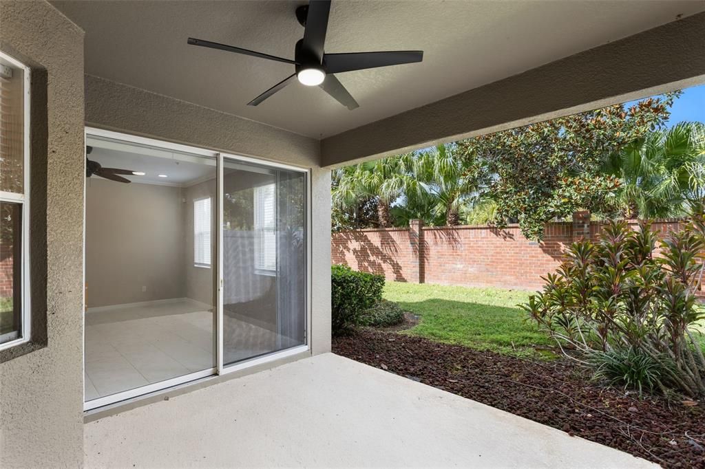 На продажу: $365,000 (3 спален, 2 ванн, 1951 Квадратных фут)