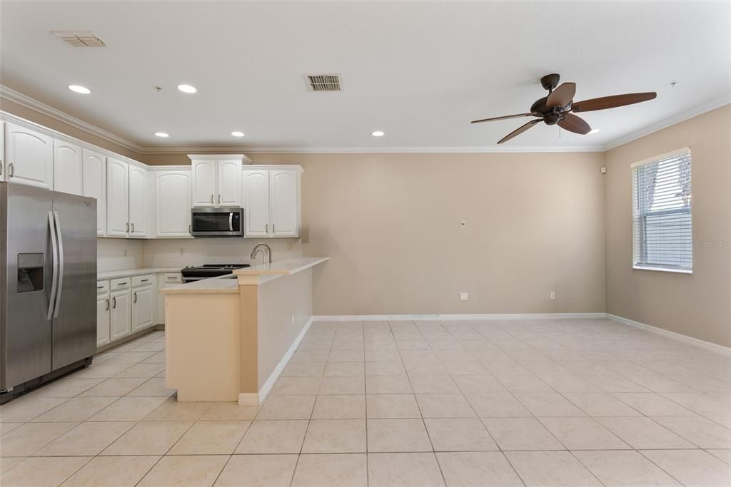 На продажу: $365,000 (3 спален, 2 ванн, 1951 Квадратных фут)