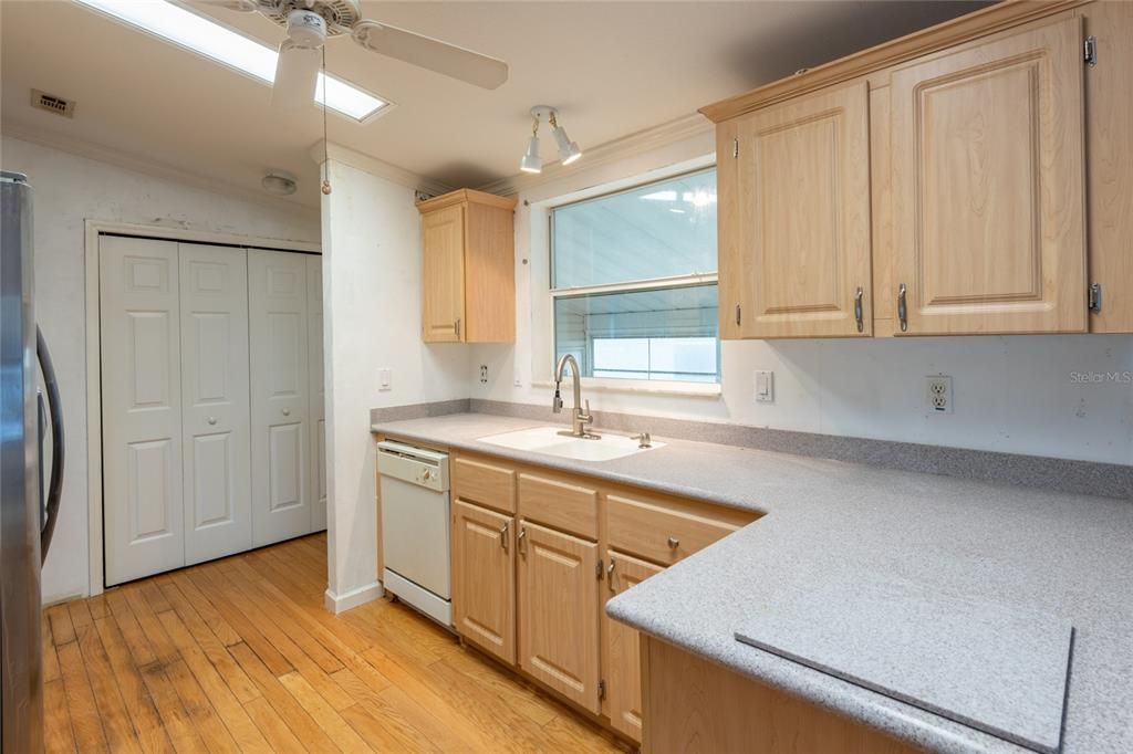 En Venta: $200,000 (3 camas, 2 baños, 1277 Pies cuadrados)