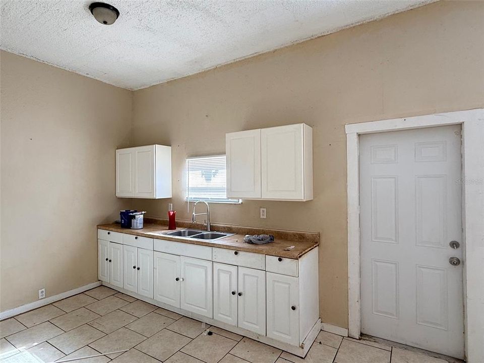 En Renta: $1,895 (3 camas, 2 baños, 1311 Pies cuadrados)