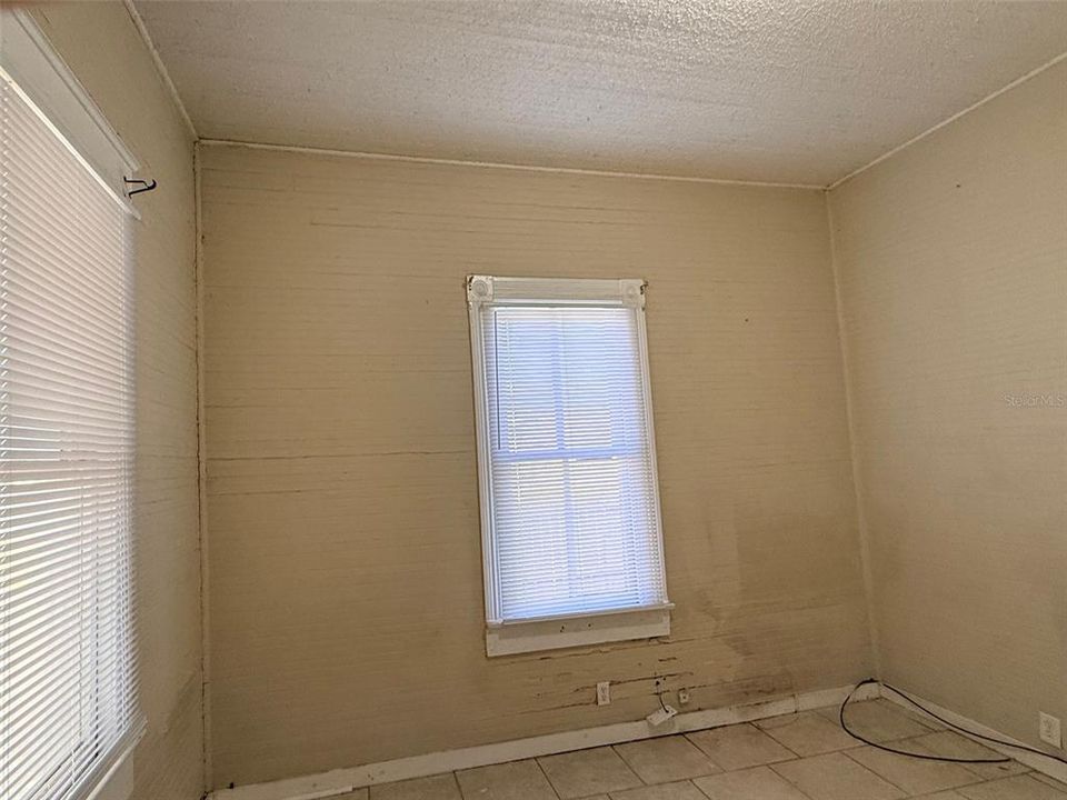 En Renta: $1,895 (3 camas, 2 baños, 1311 Pies cuadrados)