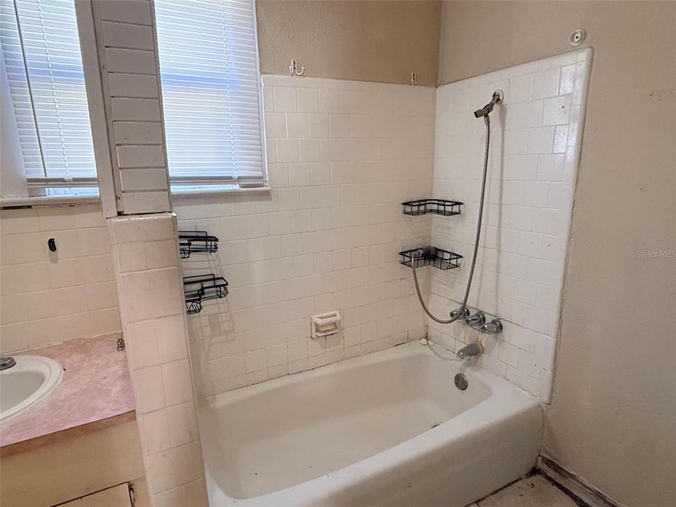 En Renta: $1,895 (3 camas, 2 baños, 1311 Pies cuadrados)