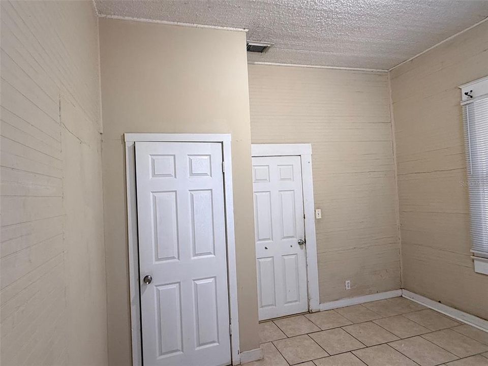 En Renta: $1,895 (3 camas, 2 baños, 1311 Pies cuadrados)