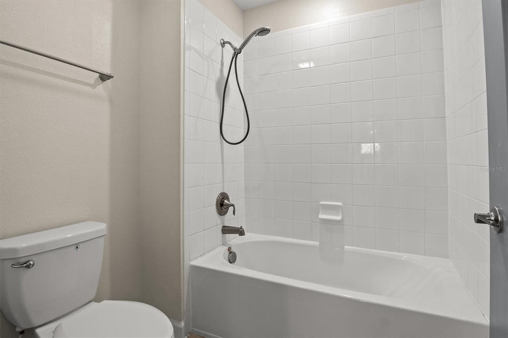 For Sale: $530,000 (5 beds, 4 baths, 3809 Square Feet)