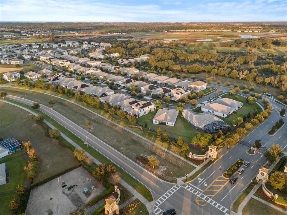 For Sale: $530,000 (5 beds, 4 baths, 3809 Square Feet)