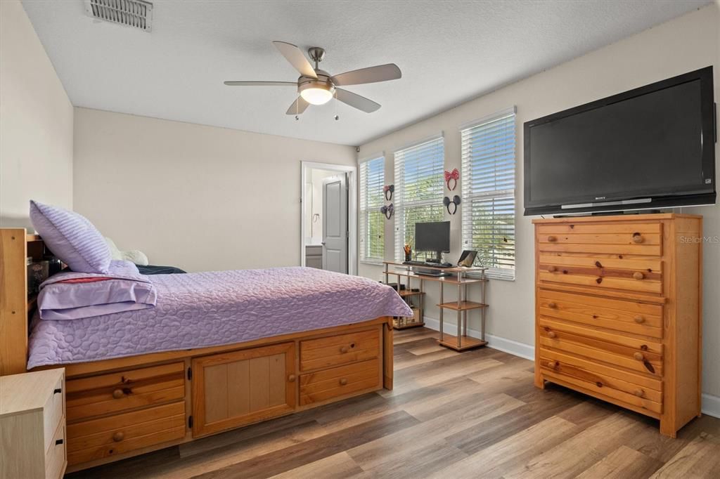 For Sale: $530,000 (5 beds, 4 baths, 3809 Square Feet)