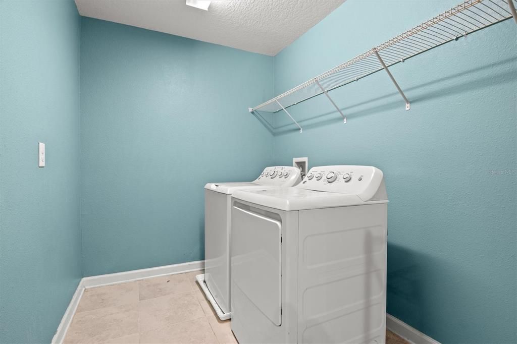 For Sale: $530,000 (5 beds, 4 baths, 3809 Square Feet)