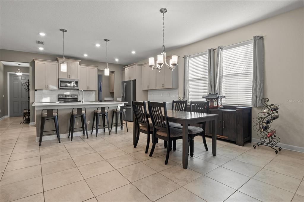 For Sale: $530,000 (5 beds, 4 baths, 3809 Square Feet)