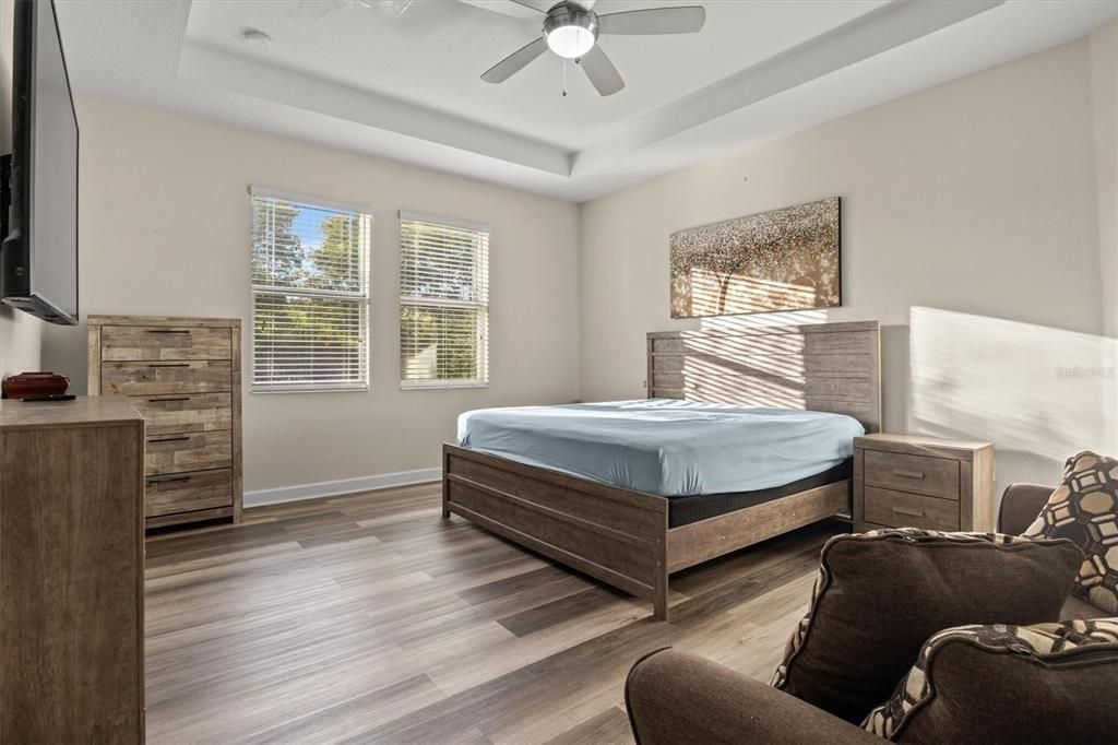 For Sale: $530,000 (5 beds, 4 baths, 3809 Square Feet)