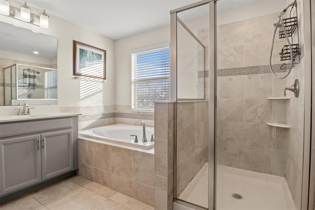 For Sale: $530,000 (5 beds, 4 baths, 3809 Square Feet)