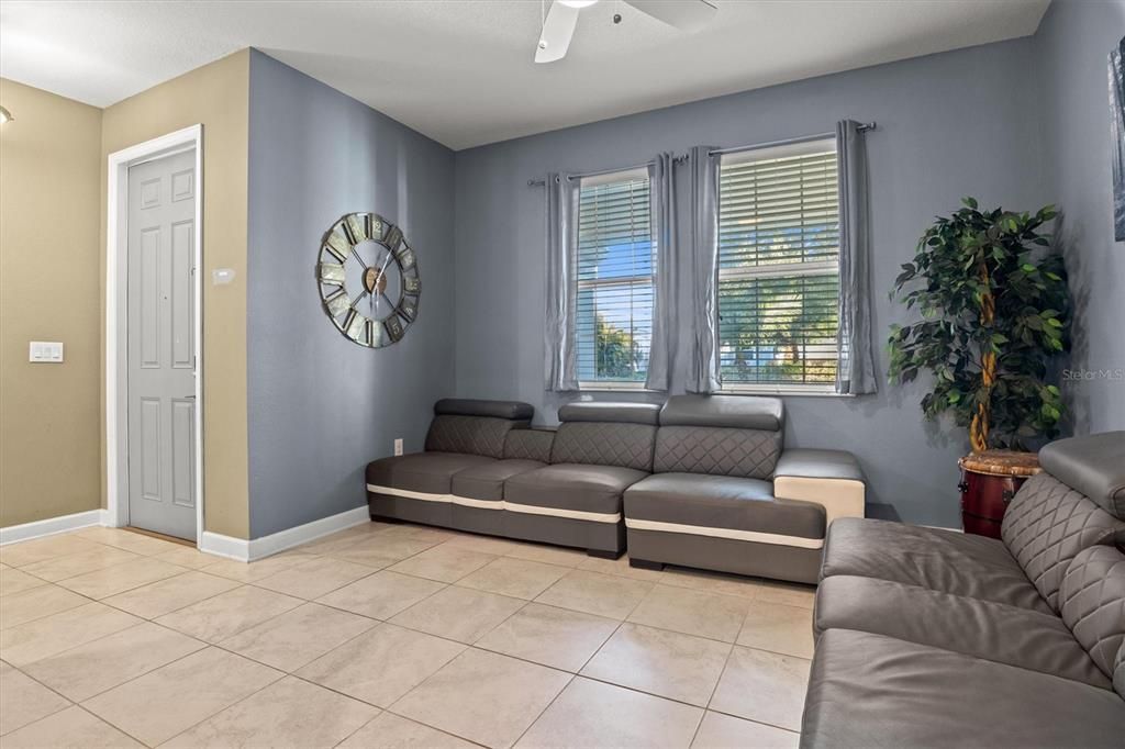 For Sale: $530,000 (5 beds, 4 baths, 3809 Square Feet)