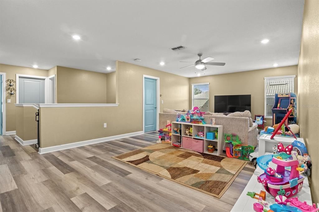 For Sale: $530,000 (5 beds, 4 baths, 3809 Square Feet)