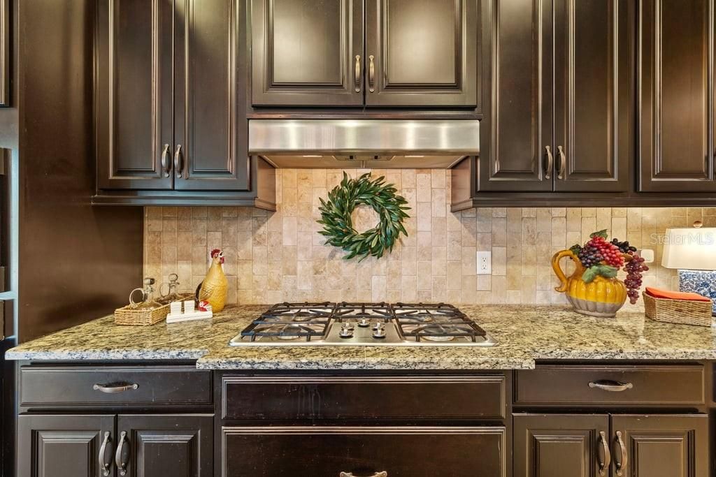 待售: $965,000 (6 贝兹, 4 浴室, 4828 平方英尺)