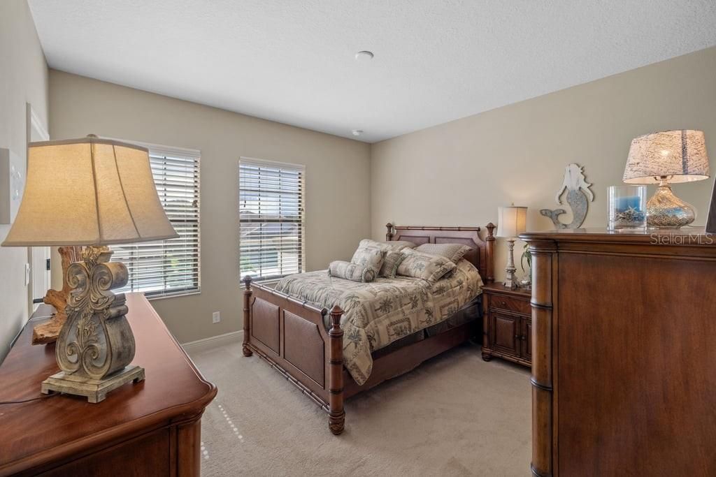 待售: $965,000 (6 贝兹, 4 浴室, 4828 平方英尺)